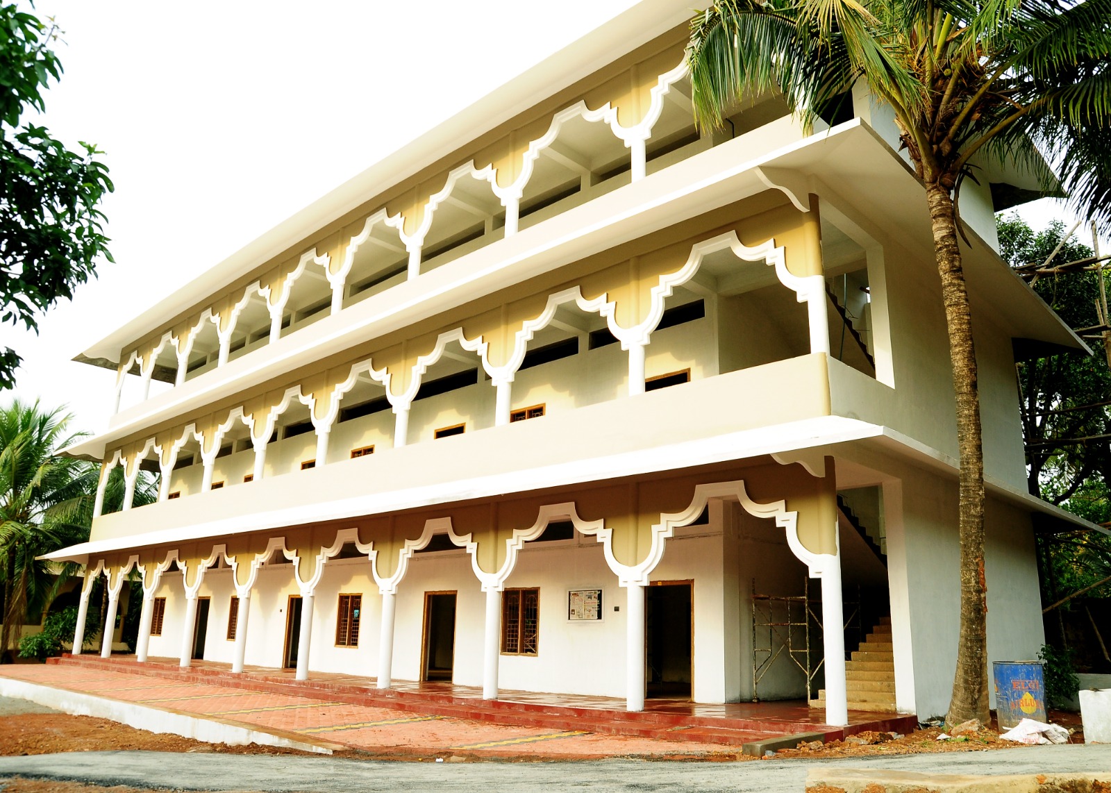THANVEER ISLAMIC AND ARTS COLLEGE